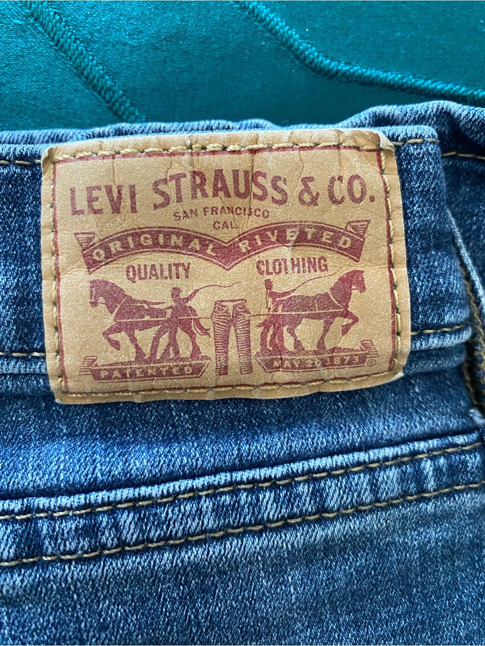 Levi's Women's Bootcut Jeans - Picture 3 of 4
